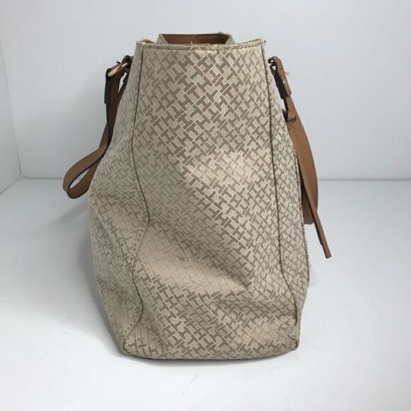 Tommy Hilfiger Monogram Beige Tote Bag - Picture 3 of 8